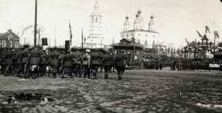 38. Высадка английских добровольцев. 1919 г.Фото Я.И.Лейцингера..jpg