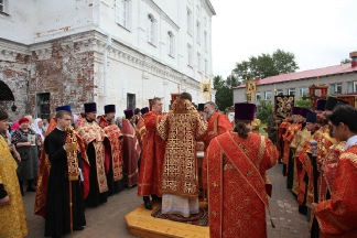 1.Подготовка к началу крестного хода.